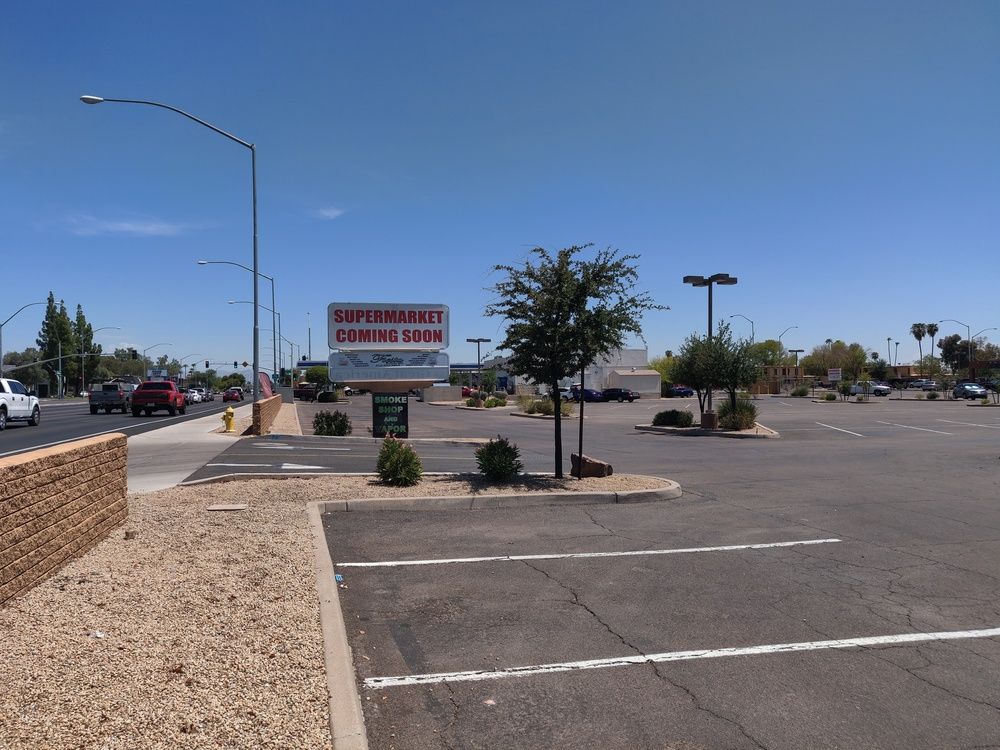 Plaza Mesa Shopping Center: 303-347 E Southern Ave , Mesa, AZ 85210